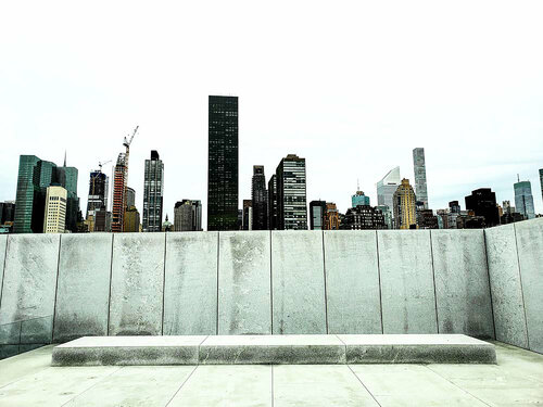 Manhattan behind the wall Thomas Dellert