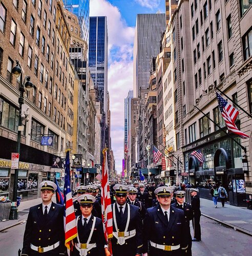 Manhattan Parade Thomas Dellert