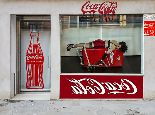 Coke is addictive based on photographs by Thomas Dellert Thomas Dellert