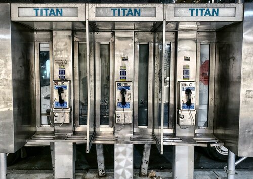 Last Call from Titanic par Thomas Dellert, Photographie en vente sur Singulart