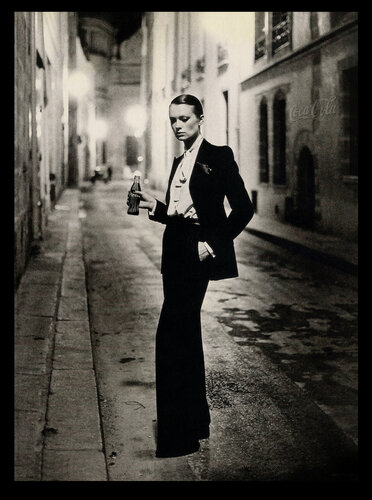 Coca Cola Paris and Helmut Newton di Thomas Dellert, Stampa in vendita su Singulart