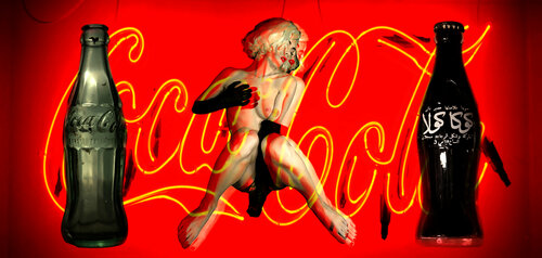 One size fit all.            from America to the Middle East par Thomas Dellert, Photographie en vente sur Singulart