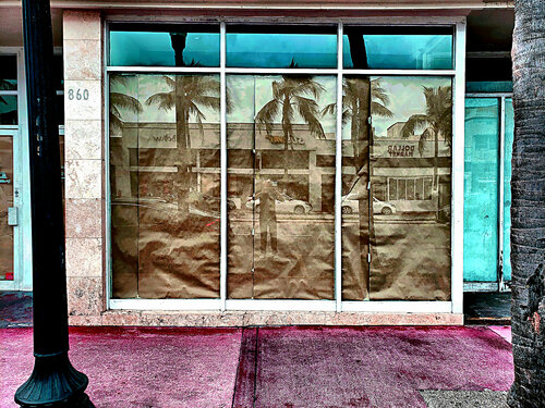 Miami Window reflections par Thomas Dellert, Photographie en vente sur Singulart