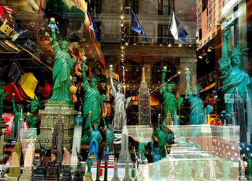 Manhattan New York city of Liberty par Thomas Dellert, Photographie en vente sur Singulart