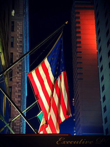 American Patriotic Night par Thomas Dellert, Photographie en vente sur Singulart