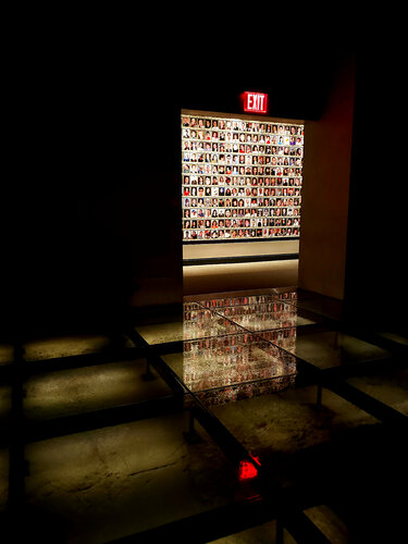 EXITS 9 /11 par Thomas Dellert, Photographie en vente sur Singulart