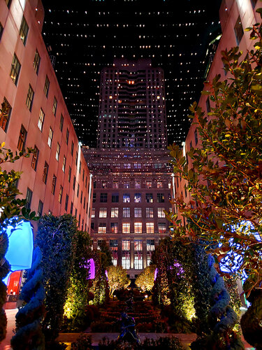 Rockefeller was a very rich man par Thomas Dellert, Photographie en vente sur Singulart