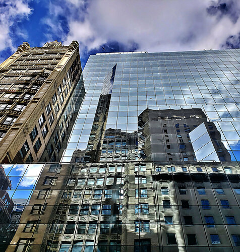 Reflections of the old world disappearing par Thomas Dellert, Photographie en vente sur Singulart