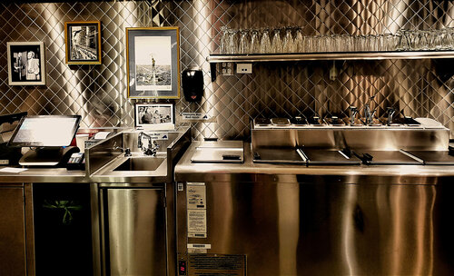 you know , Parker and Sinatra used to come here par Thomas Dellert, Photographie en vente sur Singulart