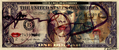 ONE DRAG DOLLAR     ( Andy Warhol & Tommy Dollar ) par Thomas Dellert, Photographie en vente sur Singulart