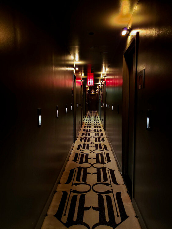 Manhattan Hotel Corridor Thomas Dellert