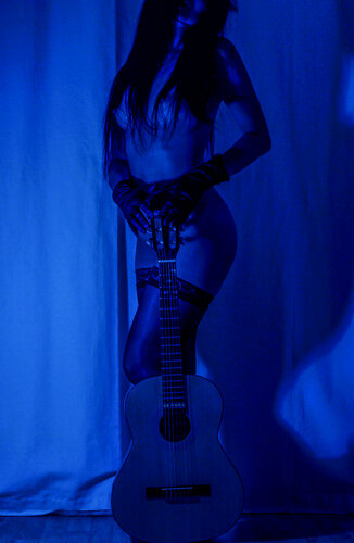 Spanish Guitar van Maria Vasquez, Fotografie te koop op Singulart