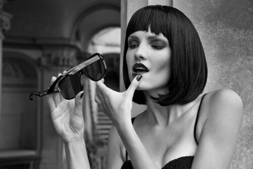 Czech the Woman – Fine Art Fashion Photography from Prague | Femininity & Elegance Portrait Series van Hikmat Wehbi, Fotografie te koop op Singulart