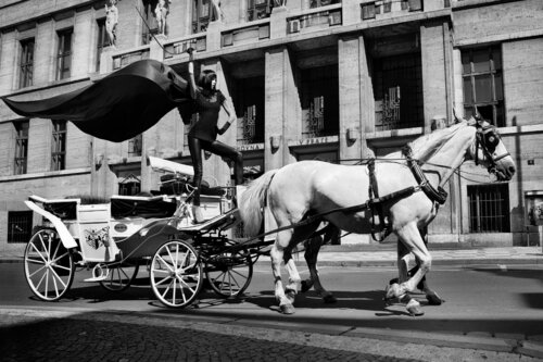 Czech the Woman – Fine Art Fashion Photography from Prague | Femininity & Elegance Portrait Series van Hikmat Wehbi, Fotografie te koop op Singulart
