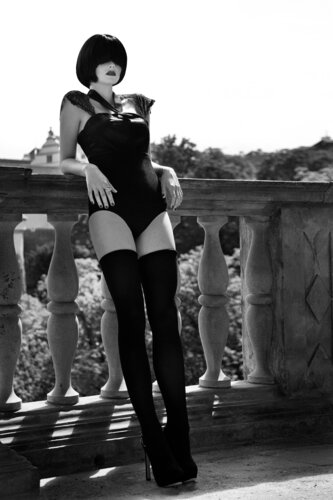 Czech the Woman – Fine Art Fashion Photography from Prague | Femininity & Elegance Portrait Series van Hikmat Wehbi, Fotografie te koop op Singulart