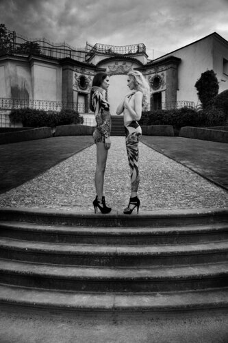 Czech the Woman – Fine Art Fashion Photography from Prague | Femininity & Elegance Portrait Series van Hikmat Wehbi, Fotografie te koop op Singulart