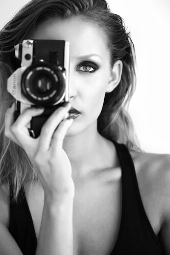 Dubai – Fine Art Female Portrait | Sensual Woman with Vintage Camera by Hikmat Wehbi, Photography for Sale on Singulart