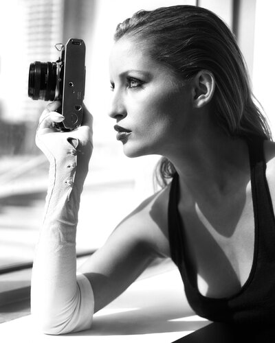 Dubai – Fine Art Female Portrait | Sensual Woman with Vintage Camera by Hikmat Wehbi, Photography for Sale on Singulart