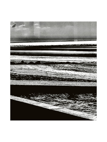 Villers Beach van Phil Warin, Fotografie te koop op Singulart