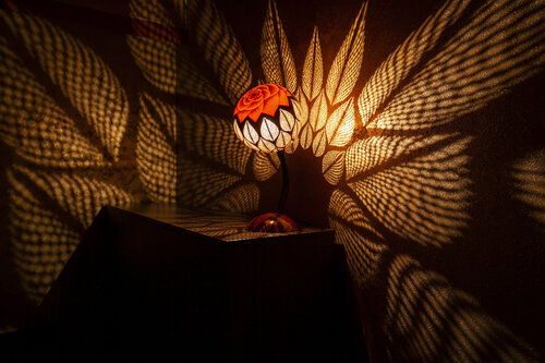 Gourd lamp Karolight 14 Rose par Karol Okoński, Sculpture en vente sur Singulart