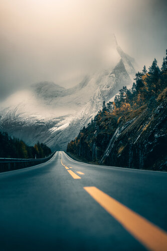 The silent road von Michael Schaake, Fotografie kaufen auf Singulart