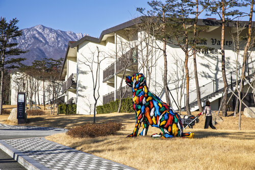 Dog by Woo-jin Kim, Sculpture for Sale on Singulart