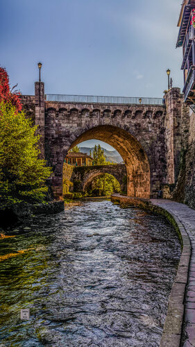 𝐒ᴜꜱᴜʀʀᴏꜱ ᴅᴇ 𝐃ᴏꜱ 𝐏ᴜᴇɴᴛᴇꜱ de Diego Romero, Fotografía a la venta en Singulart