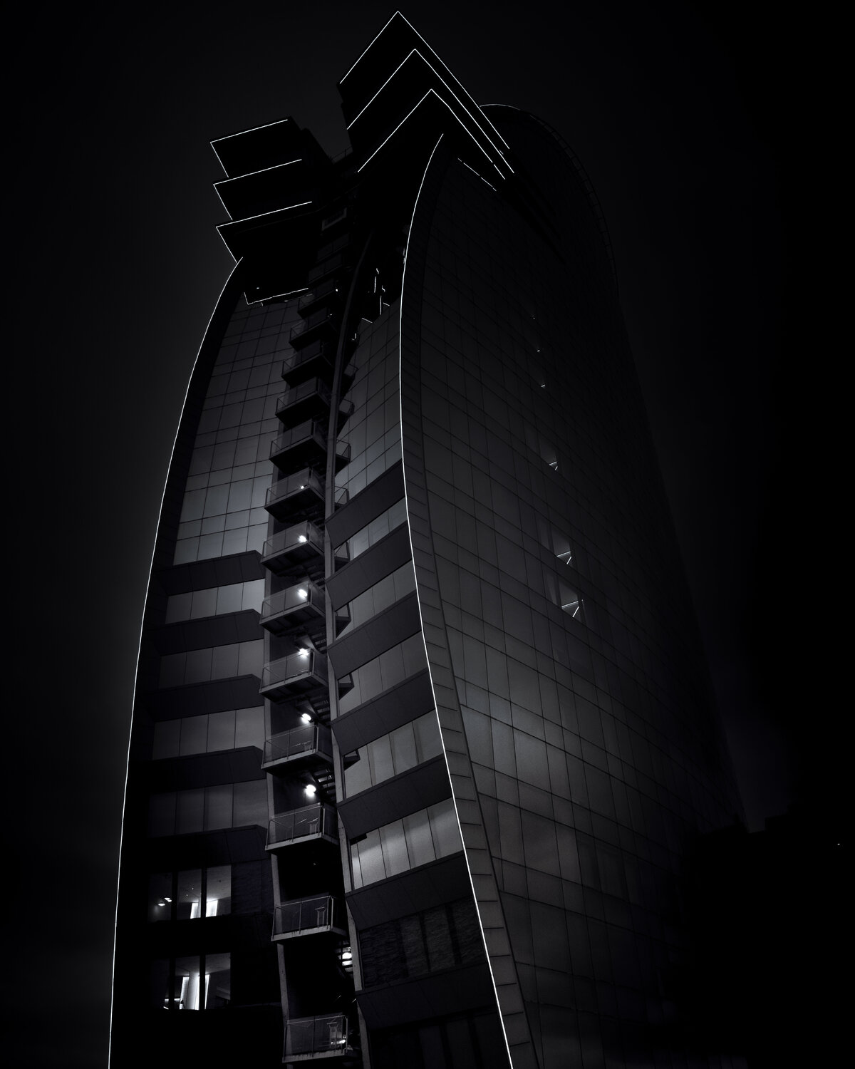 Silver Geometry BW Harek Frost