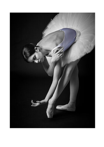 BALLET_IEVGENIIA_23 par Thomas Hjertén, Photographie en vente sur Singulart