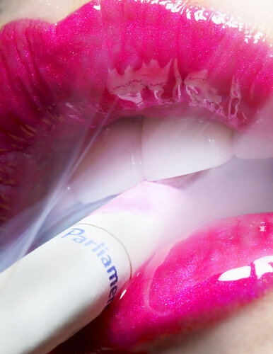 Smoking Lips by Greg Delves, 写真 for Sale on Singulart