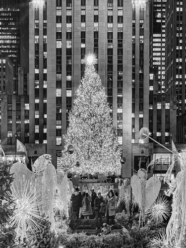 Rockefeller Christmas Tree - New York by Fabian Kimmel, Photography for Sale on Singulart