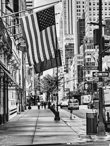 Cartier / 5th Ave - New York by Fabian Kimmel, Photography for Sale on Singulart