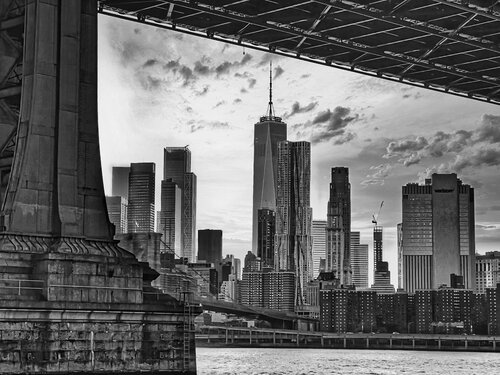 Manhattan Skyline / Brooklyn Bridge - New York by Fabian Kimmel, 写真 for Sale on Singulart