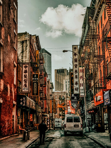 Chinatown Autumn Vibes - New York von Fabian Kimmel, Fotografie kaufen auf Singulart
