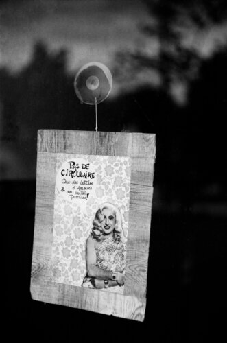 L'affichette de Jacques Pharand, Fotografía a la venta en Singulart