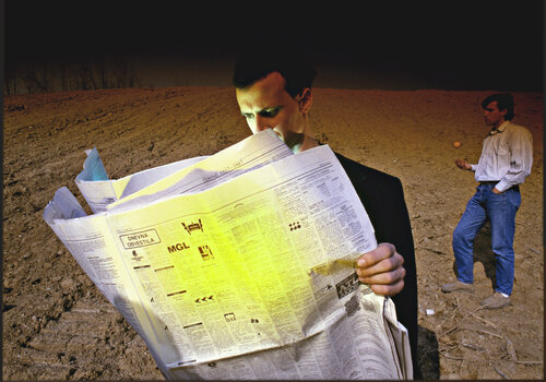 Serious news for orange par Matjaz Preseren, Photographie en vente sur Singulart