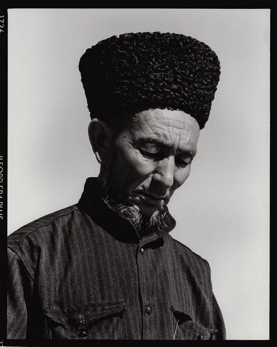 Turkaman man von Mamad Mossadegh, Fotografie kaufen auf Singulart