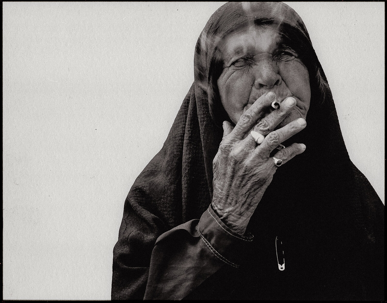 Bakhtiari Smoker Mamad Mossadegh Fotografie zu verkaufen