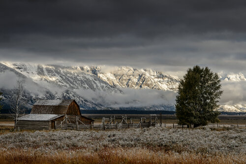 The granary par Franco Fratini, Photographie en vente sur Singulart