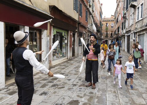 Neighborhood di Laurie Swope, Fotografia in vendita su Singulart