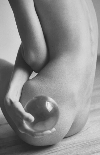 Crystal ball #1 by OMSTUDIO, 写真 for Sale on Singulart