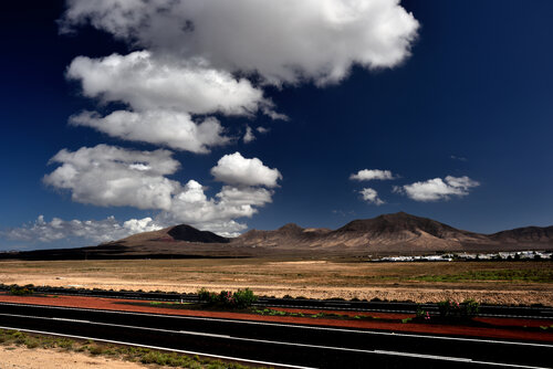 Volcans en meutes 1 de GERARD DI LUCCIO, Fotografía a la venta en Singulart