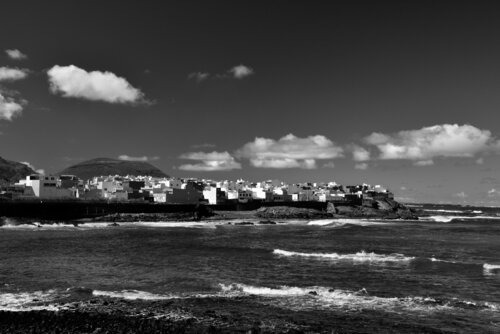 Village à Tenerife 3 de GERARD DI LUCCIO, Fotografía a la venta en Singulart