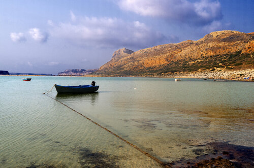 Sunset in Crete von GERARD DI LUCCIO, Fotografie kaufen auf Singulart