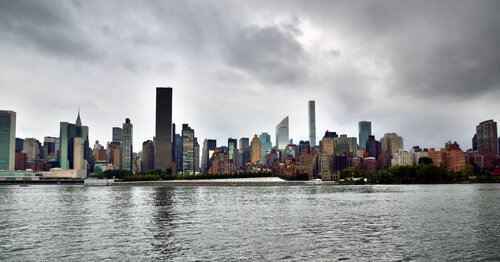 Au-delà de l'East River van GERARD DI LUCCIO, Fotografie te koop op Singulart