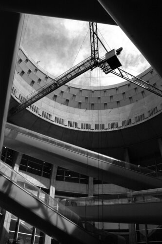 Retour vers le futur van GERARD DI LUCCIO, Fotografie te koop op Singulart