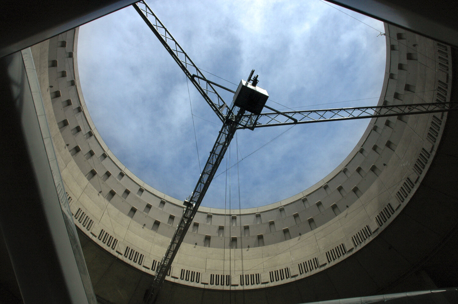 OVNI Roissy 3 GERARD DI LUCCIO Fotografie zu verkaufen