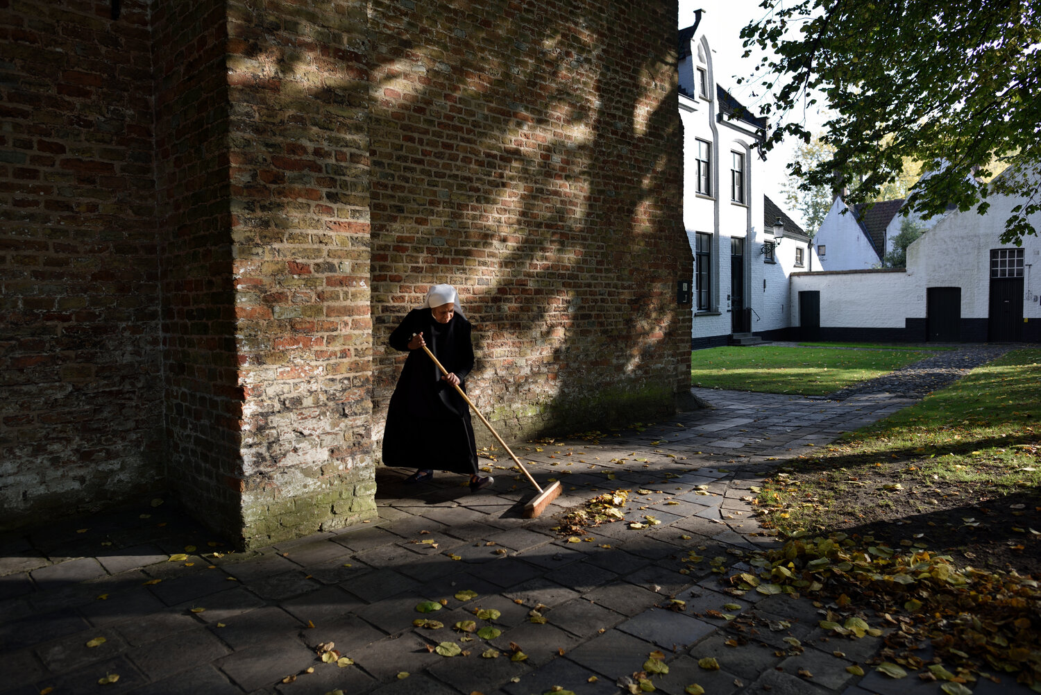 Béguinage à Bruges 1 GERARD DI LUCCIO Photography for sale