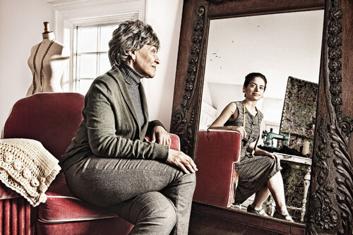 The Seamstress par Tom Hussey, Photographie en vente sur Singulart