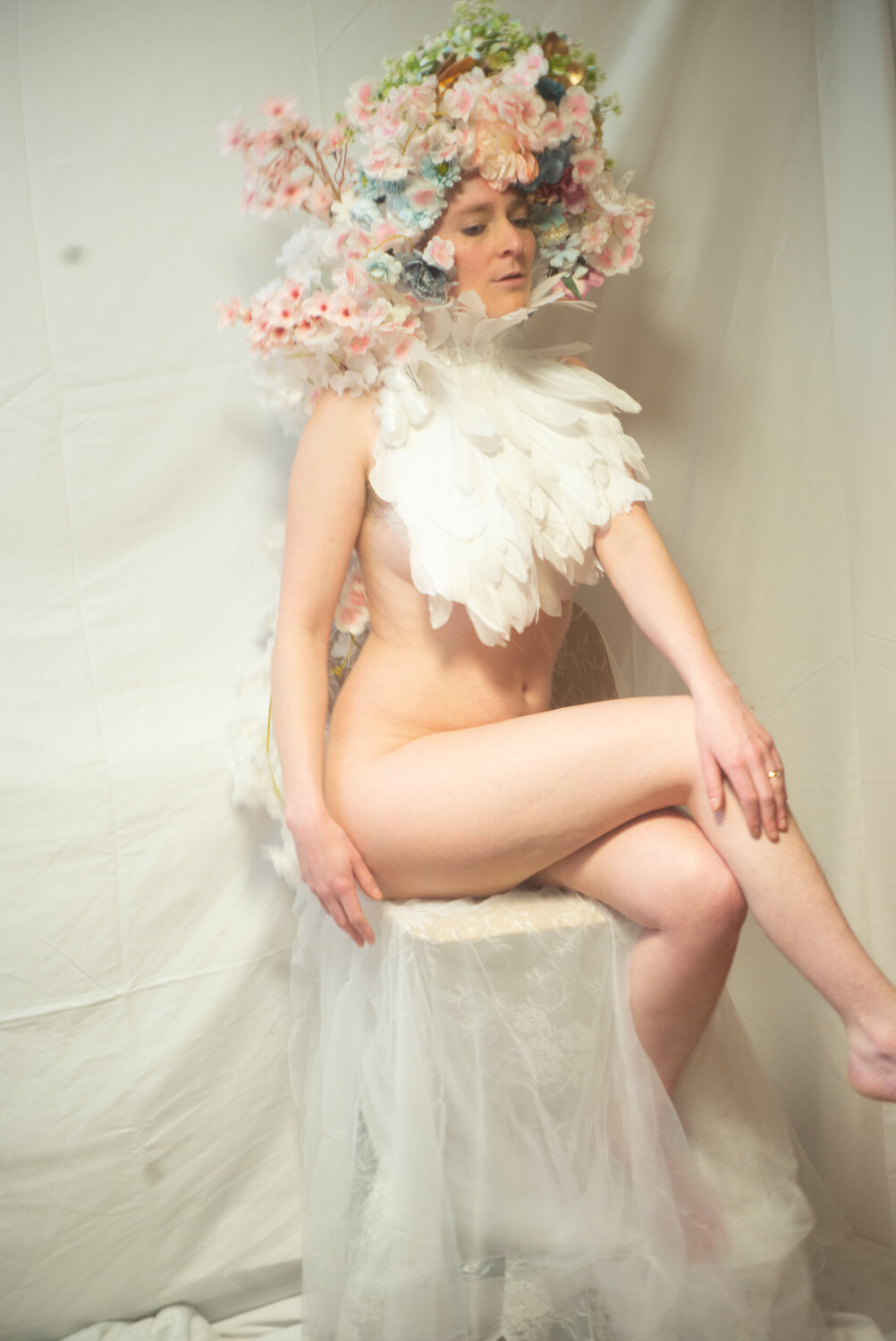 Untitled from Women and Bodies Buku Sarkar Fotografía en venta